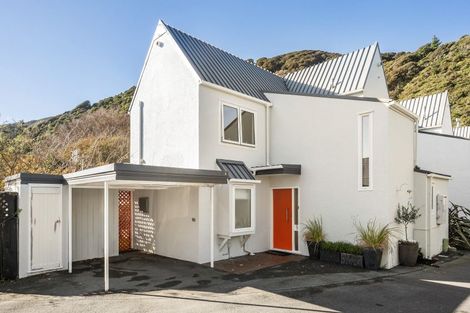 Photo of property in 9/354 Muritai Road, Eastbourne, Lower Hutt, 5013