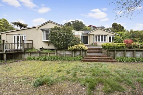 Photo of property in 10 Hillview Crescent, Paparangi, Wellington, 6037