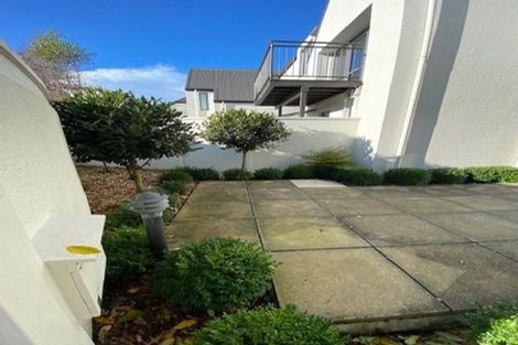 Photo of property in 8 Oakford Close, Riccarton, Christchurch, 8011