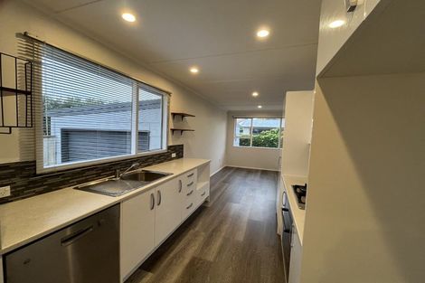 Photo of property in 7 Sharda Grove, Paraparaumu Beach, Paraparaumu, 5032