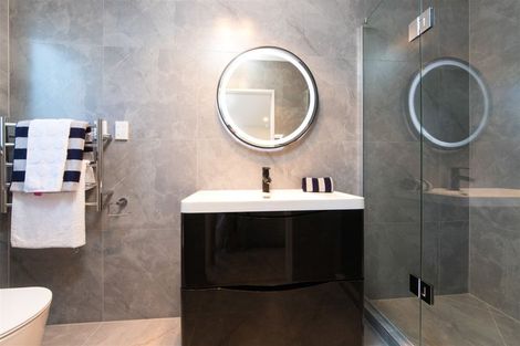 Photo of property in 7a Woodhouse Place, West Harbour, Auckland, 0618