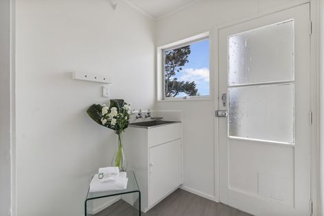 Photo of property in 1/65 Girrahween Drive, Totara Vale, Auckland, 0629