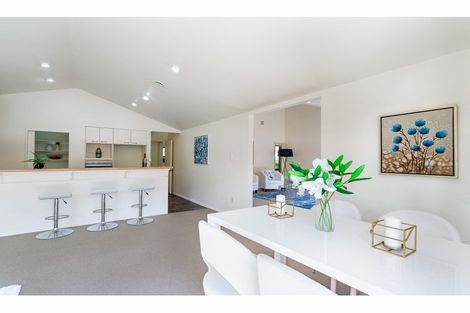 Photo of property in 208b Glengarry Road, Glen Eden, Auckland, 0602