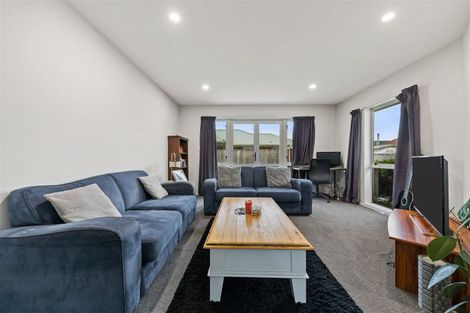 Photo of property in 16a Dunedin Street, Redwood, Christchurch, 8051