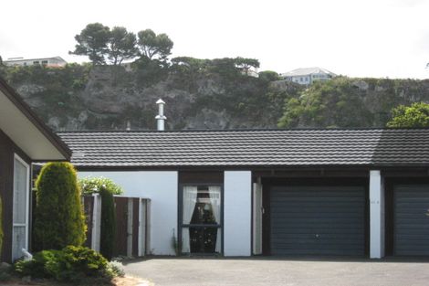 Photo of property in 10 Raekura Place, Redcliffs, Christchurch, 8081