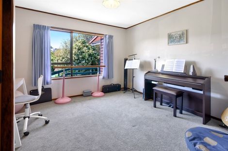 Photo of property in 3 Valdese Rise, Browns Bay, Auckland, 0630
