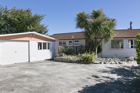 Photo of property in 22 Frederick Street, Two Mile Bay, Taupo, 3330