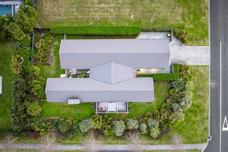 Photo of property in 6 Sandpiper Avenue, Point Wells, 0986