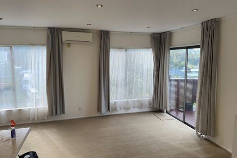 Photo of property in 12 Glenvale Place, Totara Vale, Auckland, 0629