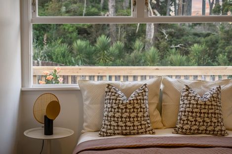 Photo of property in 19 Thornlow Street, Glendene, Auckland, 0602