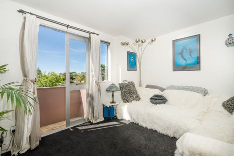 Photo of property in 15 Albionvale Road, Glen Eden, Auckland, 0602