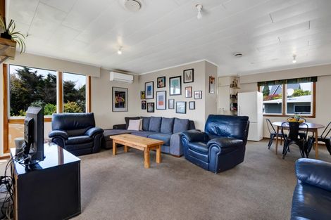 Photo of property in 49 Nevada Drive, Merrilands, New Plymouth, 4312