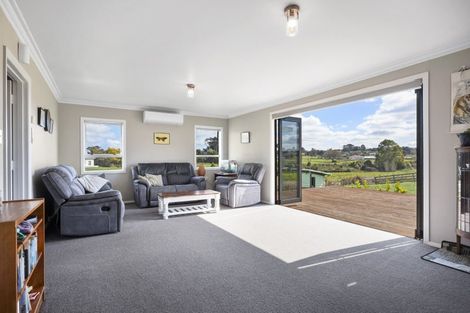 Photo of property in 20 Monteith Street, Halcombe, 4779