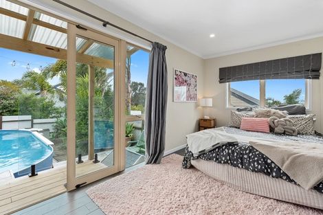 Photo of property in 11a Mizpah Road, Waiake, Auckland, 0630