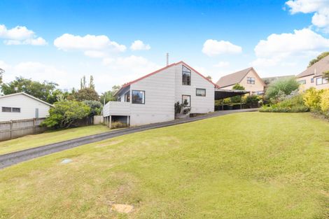 Photo of property in 16 Woodhouse Place, West Harbour, Auckland, 0618