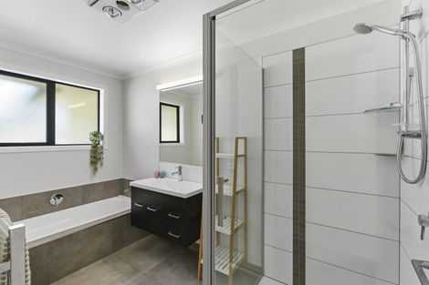 Photo of property in 6 Hadfield Road, Peka Peka, Waikanae, 5391