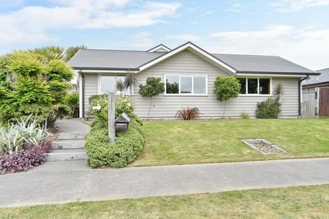 Photo of property in 17 Blackadder Road, Pegasus, 7612