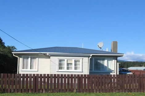 Photo of property in 24 Mahoe Street, Otaki Beach, Otaki, 5512