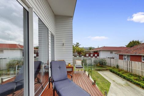 Photo of property in 13a Lyndhurst Road, Te Atatu South, Auckland, 0610