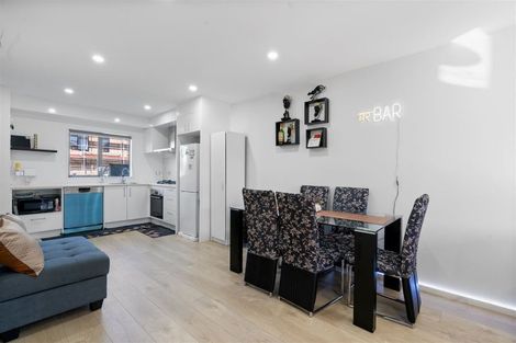 Photo of property in 19 Valour Lane, Papakura, 2110