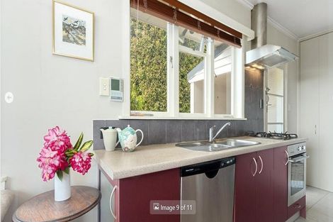 Photo of property in 298 East Coast Road, Forrest Hill, Auckland, 0620