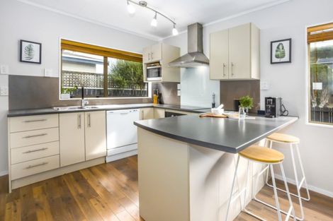 Photo of property in 23 Rembrandt Avenue, Tawa, Wellington, 5028