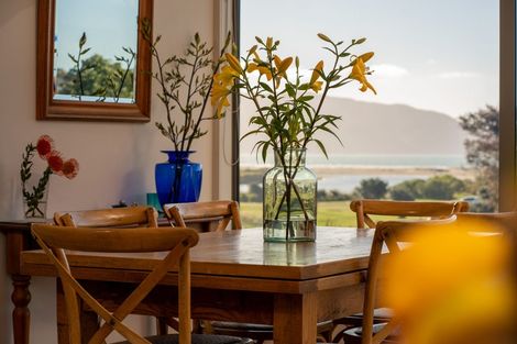 Photo of property in 116 Queens Road, Waikanae Beach, Waikanae, 5036