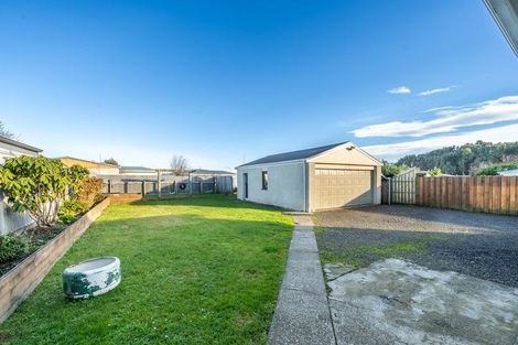 Photo of property in 28 Argyle Street, Kew, Invercargill, 9812