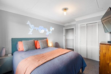 Photo of property in 17 Waldron Crescent, Green Island, Dunedin, 9018