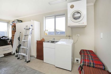 Photo of property in 385 Herbert Street, Windsor, Invercargill, 9810