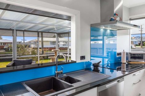 Photo of property in 16 Meadowvale Drive, Levin, 5510