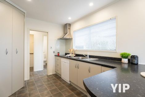 Photo of property in 14 Cheyne Walk, Newlands, Wellington, 6037