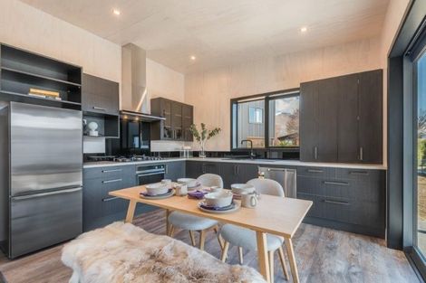 Photo of property in 1 Kapuka Lane, Wanaka, 9305