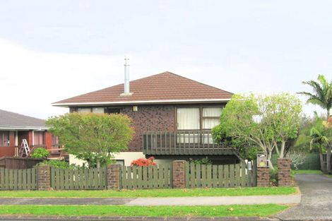 Photo of property in 1 Curacao Place, Half Moon Bay, Auckland, 2012