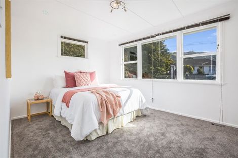 Photo of property in 60 Bell Street, Tawa, Wellington, 5028