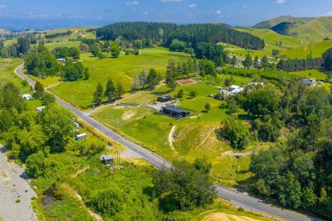 Photo of property in 4 Cemetery Road, Waipawa, 4273