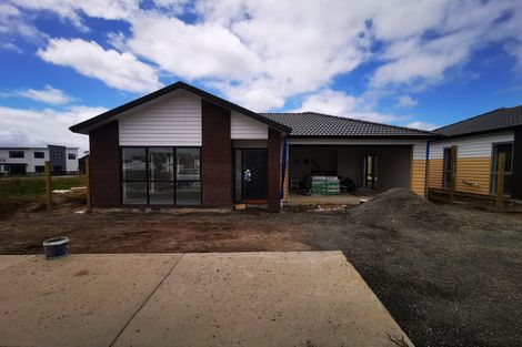 Photo of property in 59 Vinistra Road, Kumeu, 0810