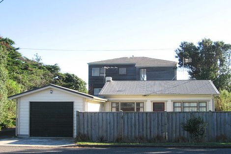 Photo of property in 61 Tutere Street, Waikanae Beach, Waikanae, 5036