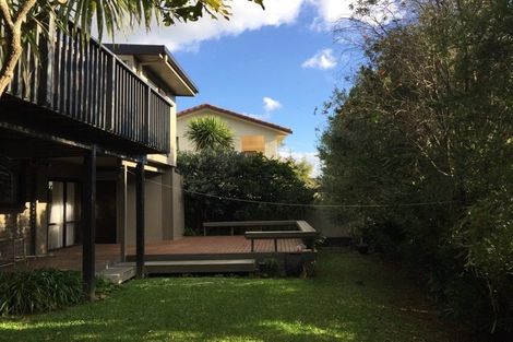 Photo of property in 6 Longwood Place, Forrest Hill, Auckland, 0620