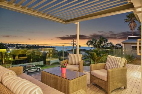 Photo of property in 15 Beechwood Road, Rothesay Bay, Auckland, 0630