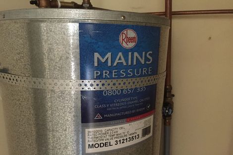 Photo of property in 2/60 Brougham Street, Mount Victoria, Wellington, 6011