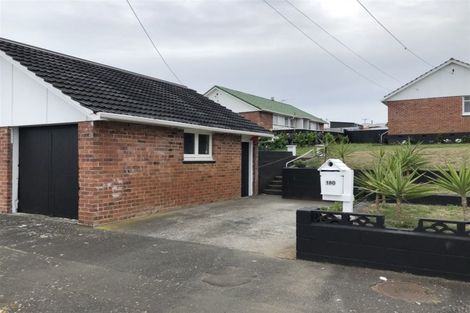 Photo of property in 180 Puriri Street, Castlecliff, Whanganui, 4501