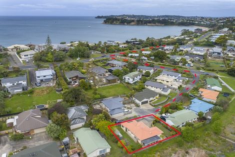 Photo of property in 1/12 Knott Road, Stanmore Bay, Whangaparaoa, 0932