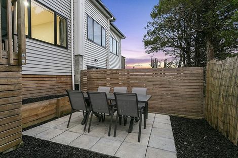 Photo of property in 21d Cherry Tree Place, Massey, Auckland, 0614