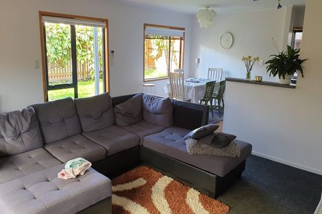 Photo of property in 2/274 Rangatira Road, Beach Haven, Auckland, 0626