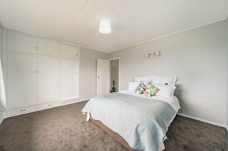 Photo of property in 6 Eastview Grove, Normandale, Lower Hutt, 5010