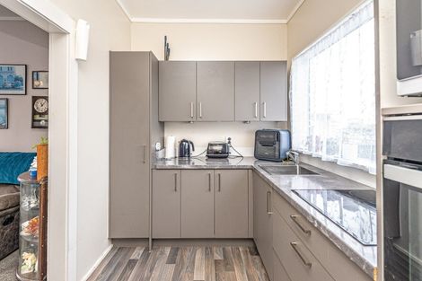 Photo of property in 143 Cornfoot Street, Castlecliff, Whanganui, 4501