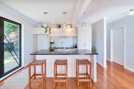 Photo of property in 19 Beaubank Road, Kelston, Auckland, 0602