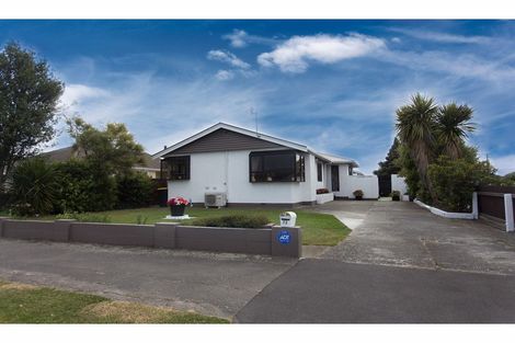 Photo of property in 73 Hargood Street, Woolston, Christchurch, 8062