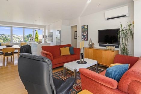 Photo of property in 2/4 Beach Road, Castor Bay, Auckland, 0620